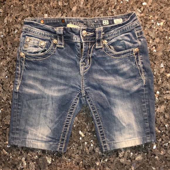 Rare Miss Me Mid-Rise Boot Jean Shorts Gold Highlights - Picture 3 of 9